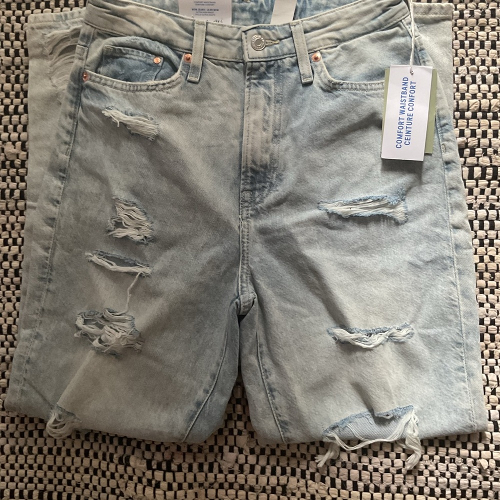 NWT H&M Light Blue Distressed Mom Jeans